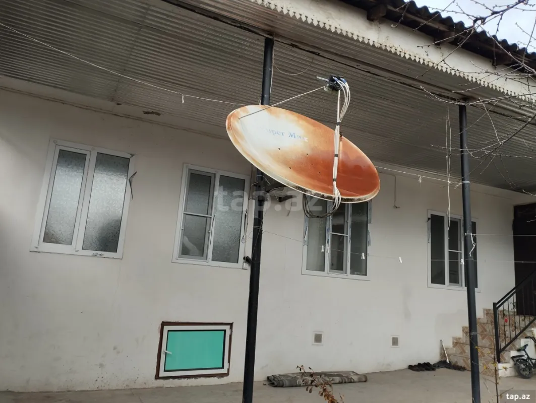 Satılır 4 otaqlı həyət evi