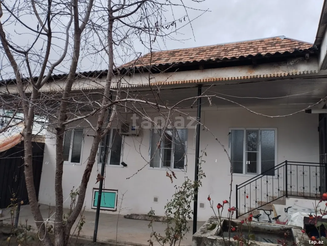 Satılır 4 otaqlı həyət evi
