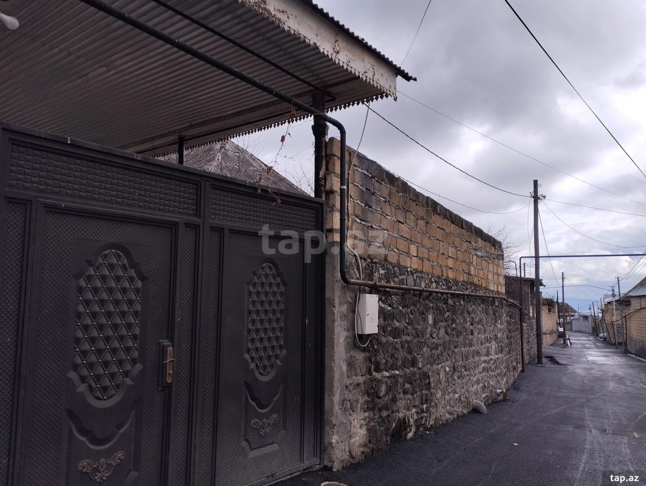 Satılır 4 otaqlı həyət evi