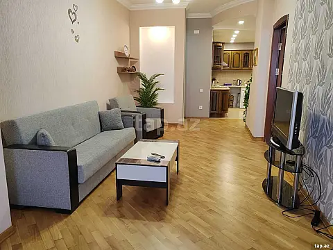 Kirayə verilir 2 otaqlı yeni tikili 65 m²