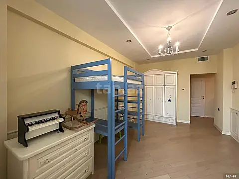 Satılır 4 otaqlı yeni tikili 186 m²