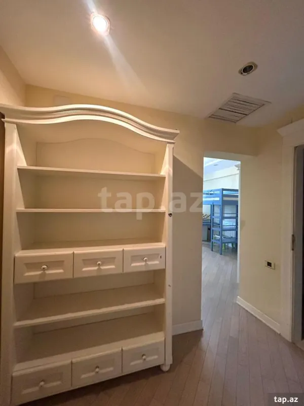 Satılır 4 otaqlı yeni tikili 186 m²