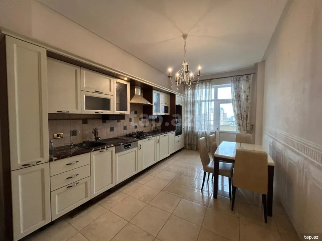 Satılır 4 otaqlı yeni tikili 186 m²