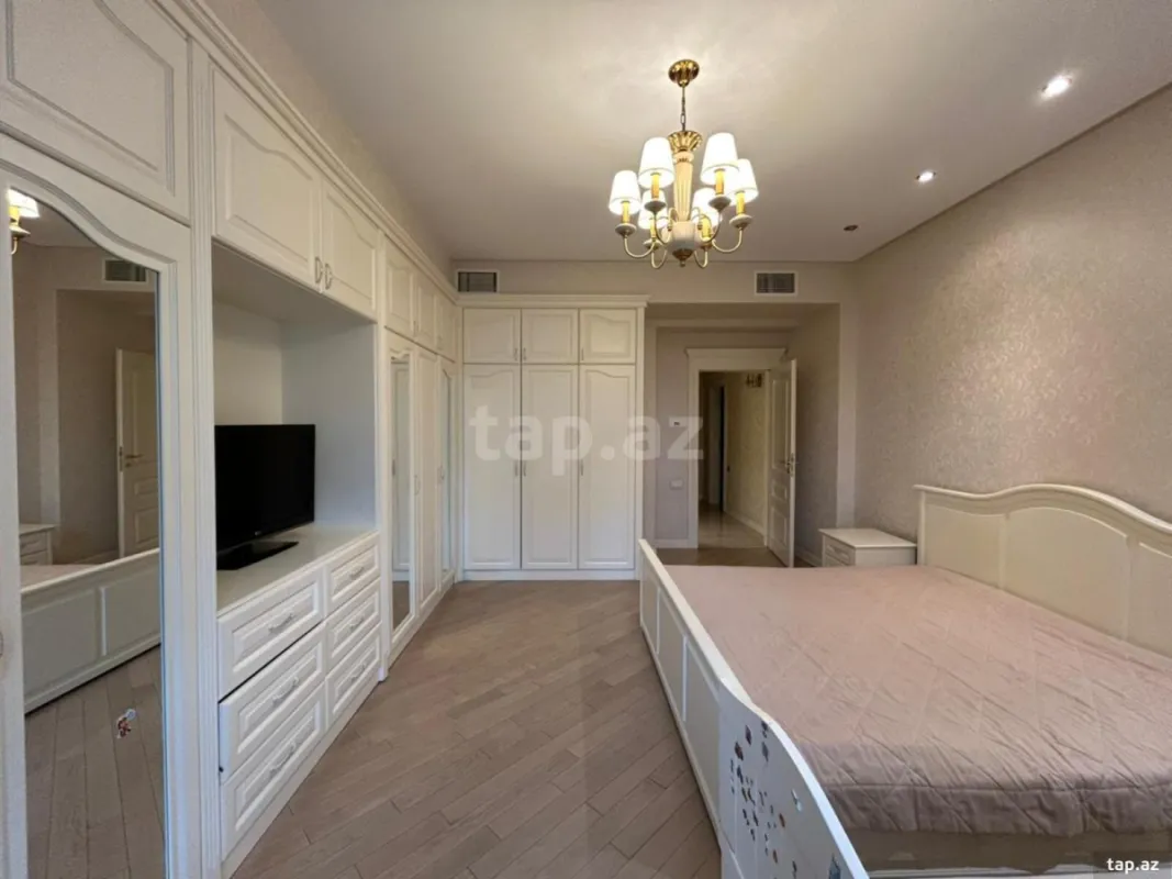 Satılır 4 otaqlı yeni tikili 186 m²