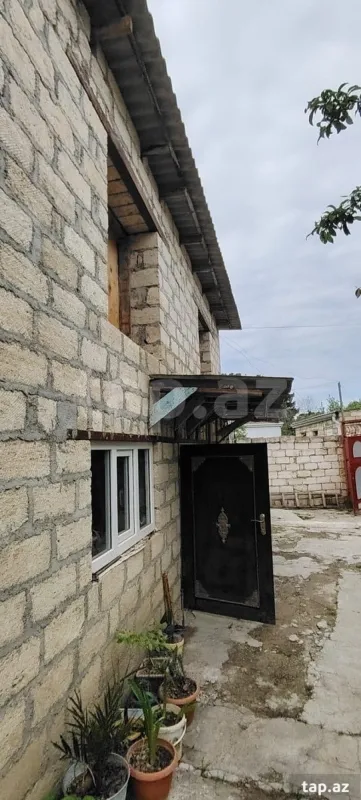Satılır 4 otaqlı həyət evi