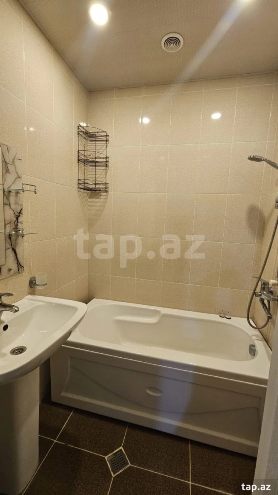 Kirayə verilir 3 otaqlı yeni tikili 85 m²