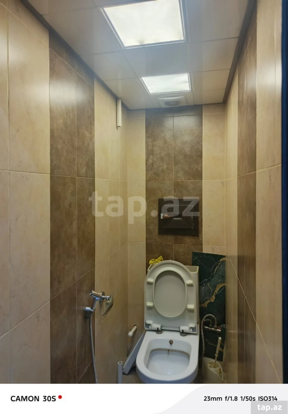 Satılır 4 otaqlı mənzil 135 m²