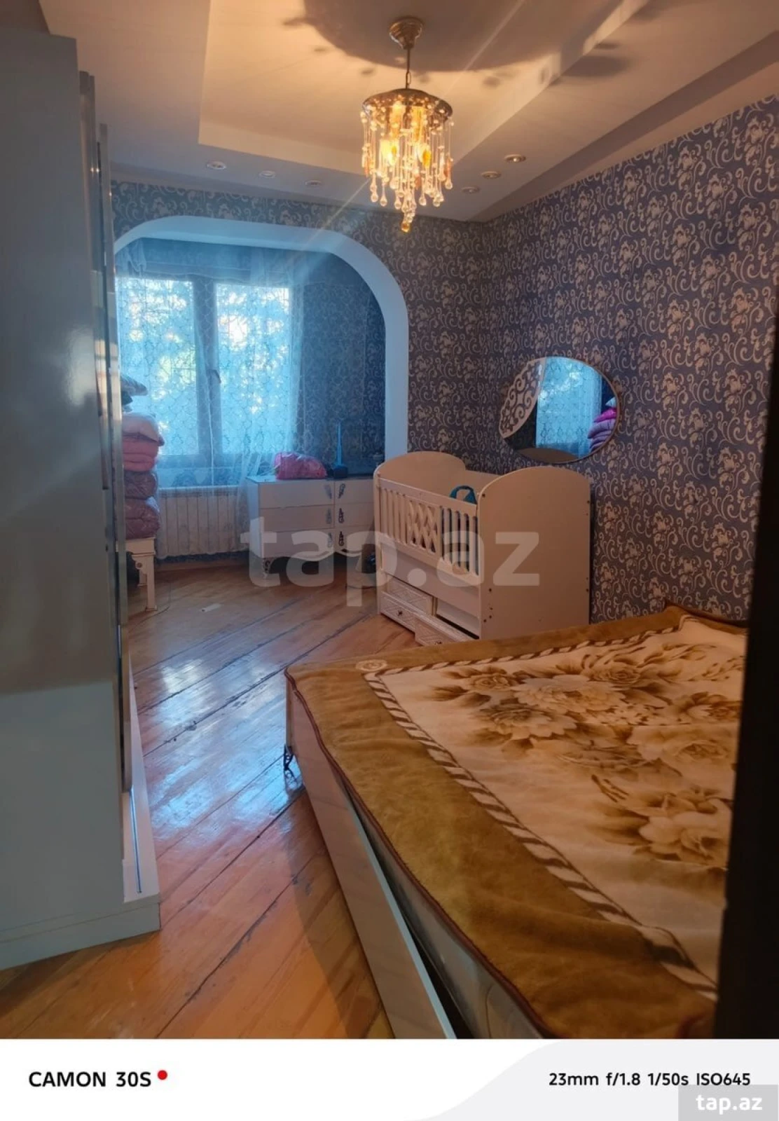 Satılır 4 otaqlı mənzil 135 m²