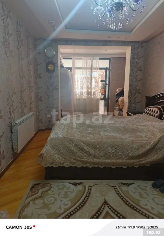 Satılır 4 otaqlı mənzil 135 m²
