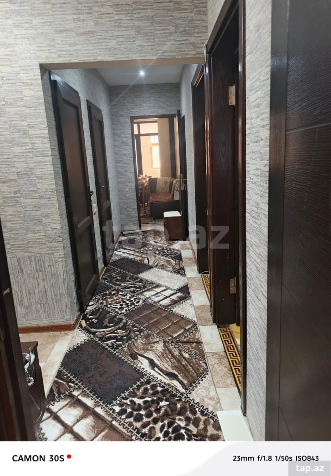 Satılır 4 otaqlı mənzil 135 m²