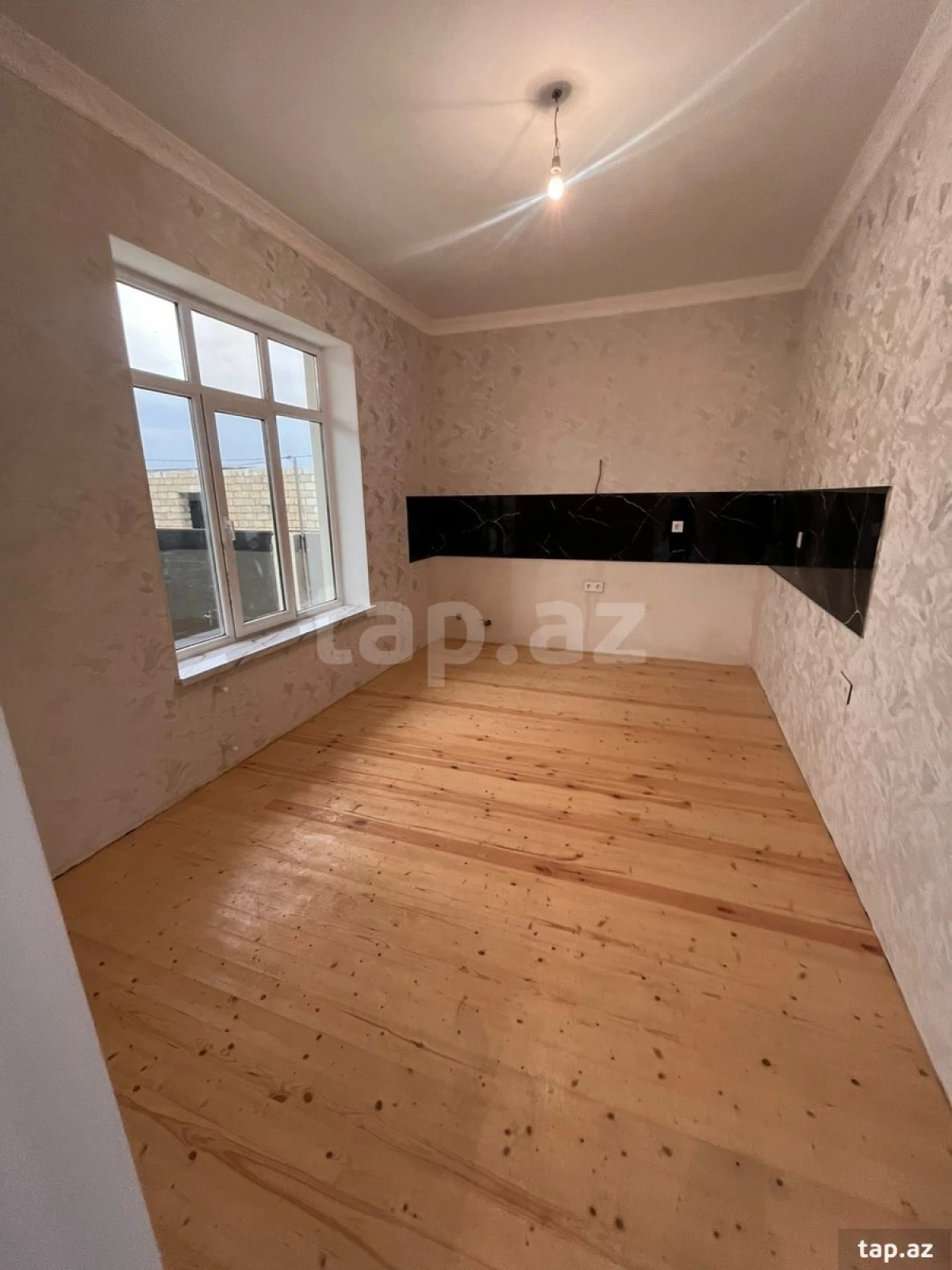 Satılır 4 otaqlı həyət evi