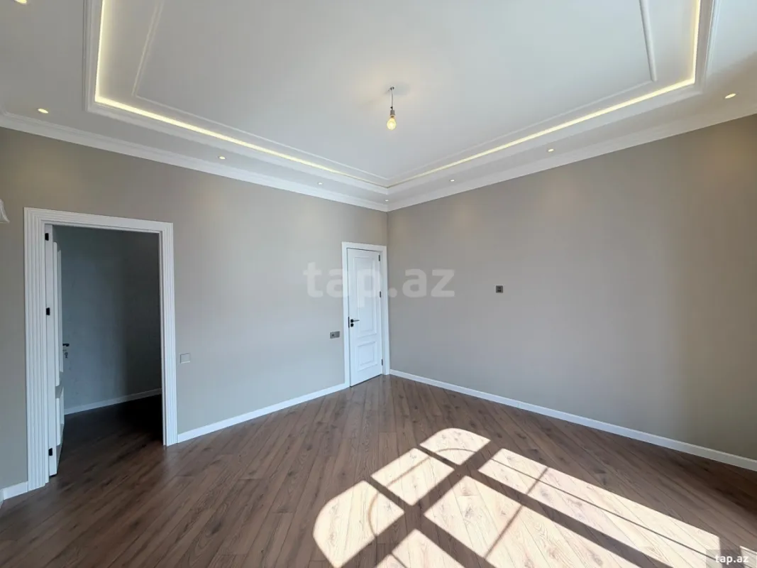 Satılır 6 otaqlı həyət evi