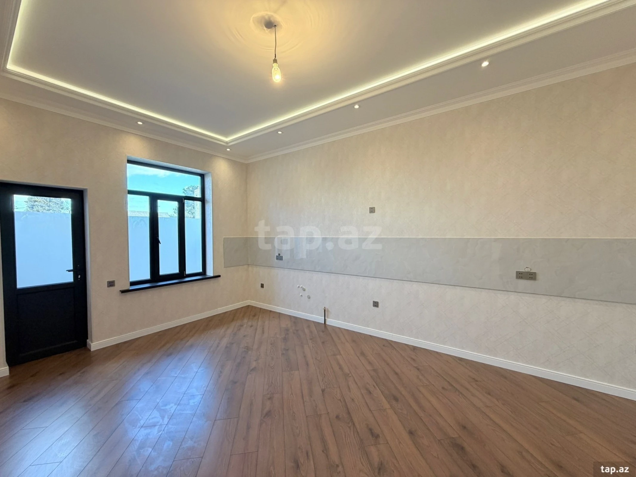 Satılır 6 otaqlı həyət evi