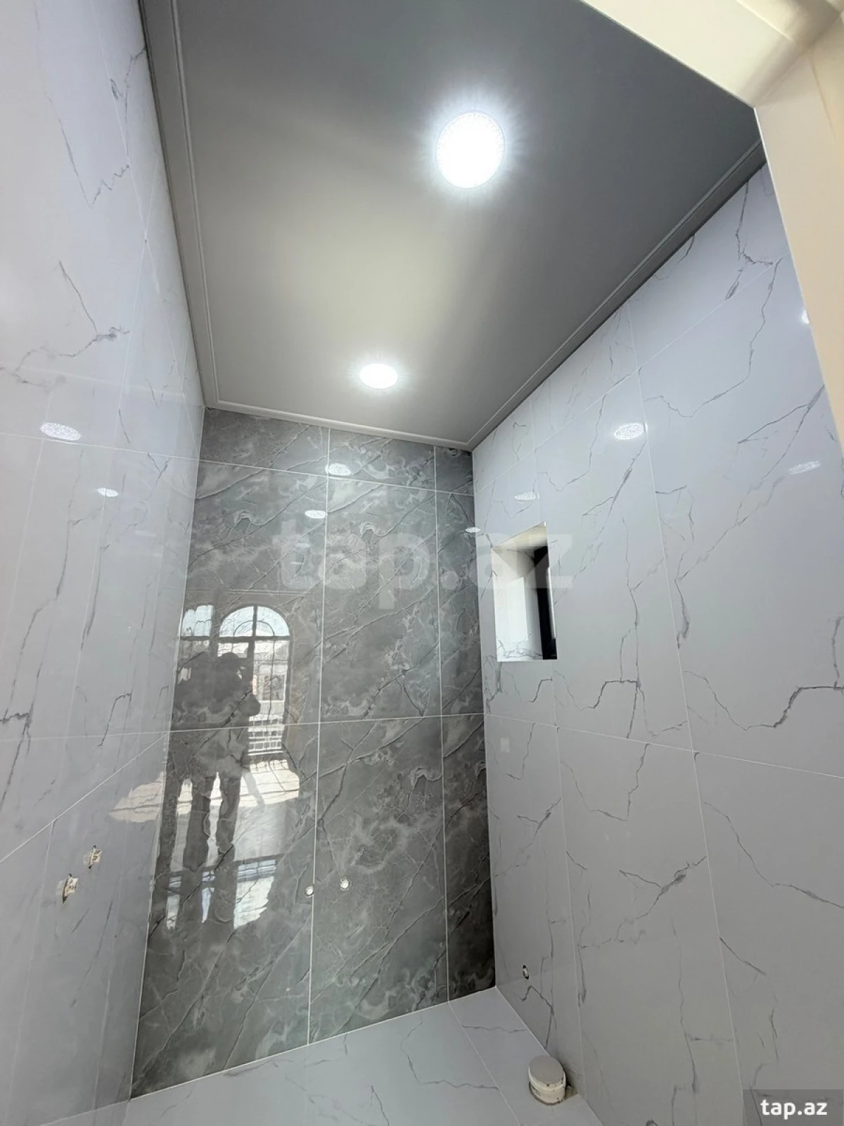 Satılır 6 otaqlı həyət evi