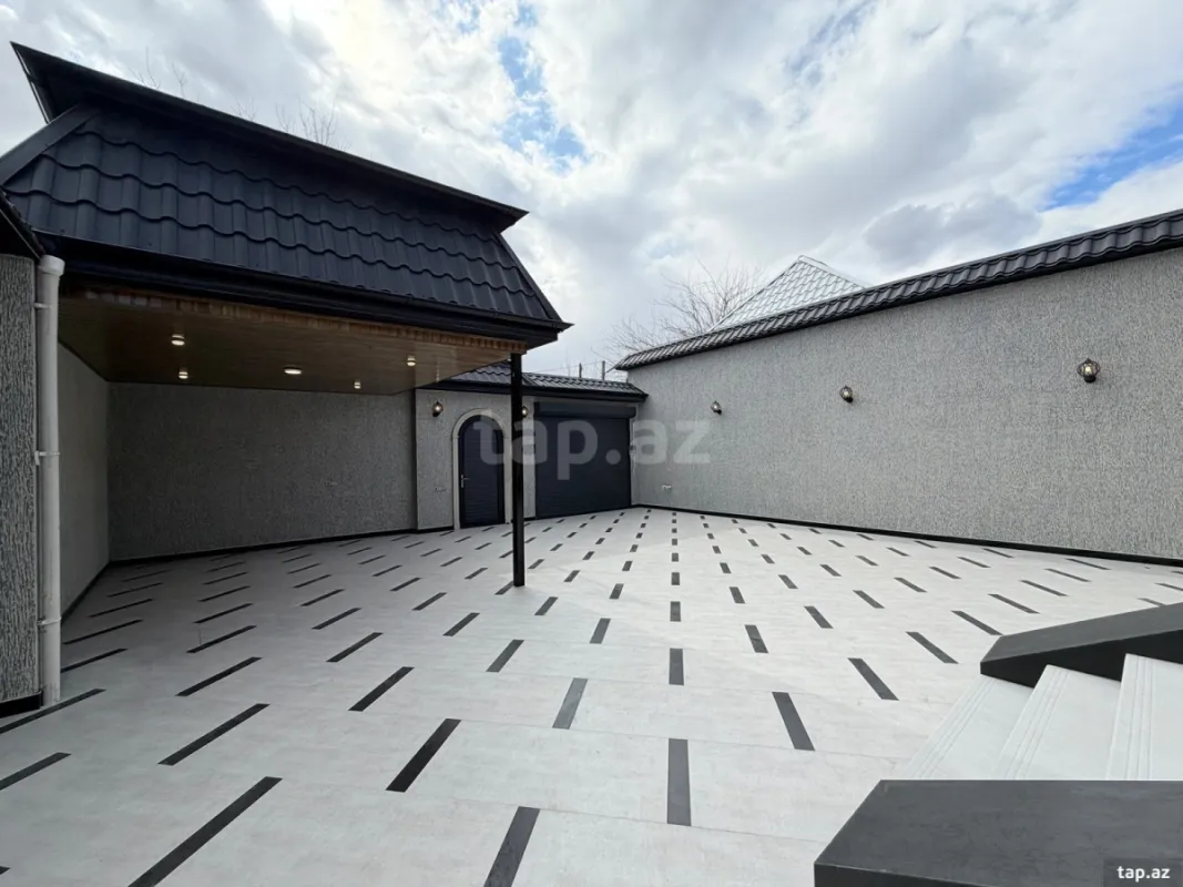 Satılır 6 otaqlı həyət evi