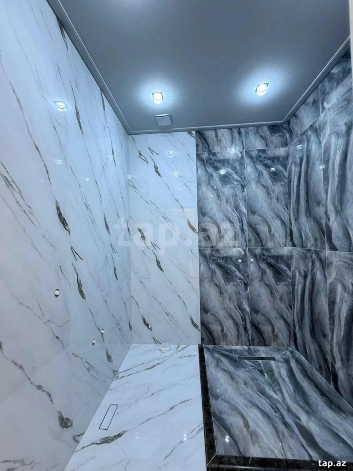 Satılır 6 otaqlı həyət evi