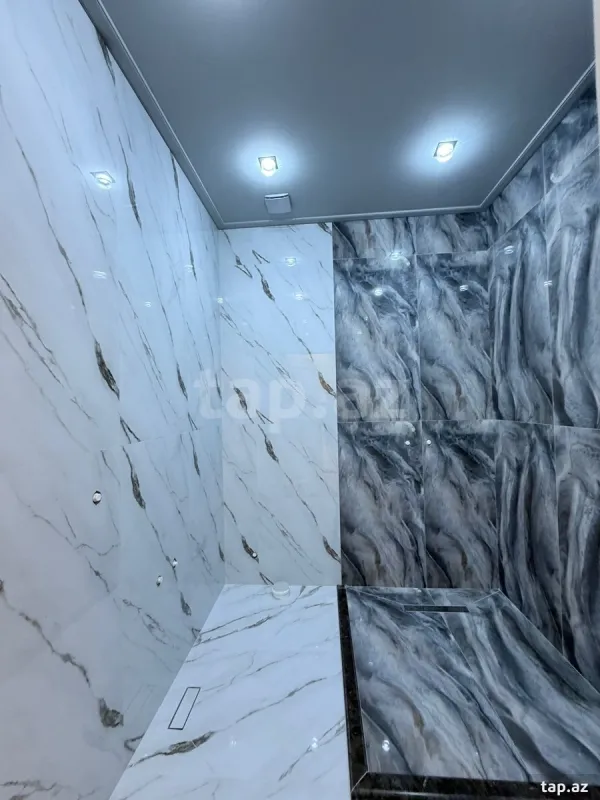 Satılır 6 otaqlı həyət evi