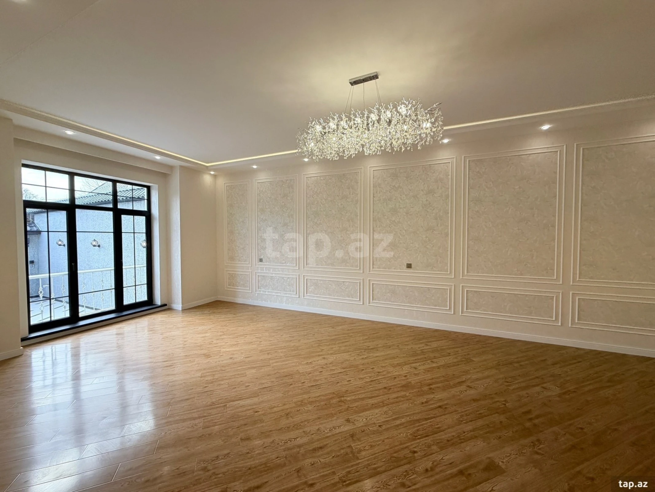 Satılır 6 otaqlı həyət evi