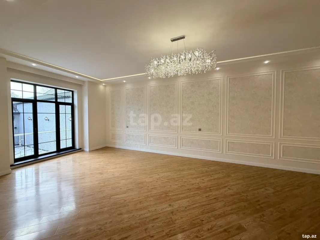 Satılır 6 otaqlı həyət evi