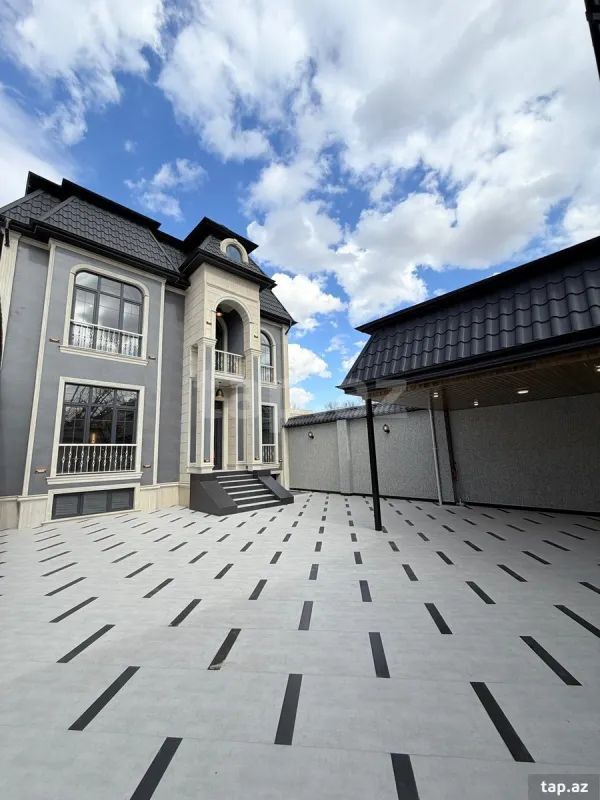 Satılır 6 otaqlı həyət evi