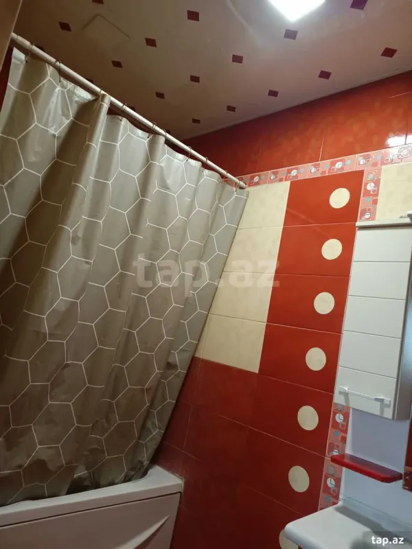 Kirayə verilir 2 otaqlı yeni tikili 95 m²