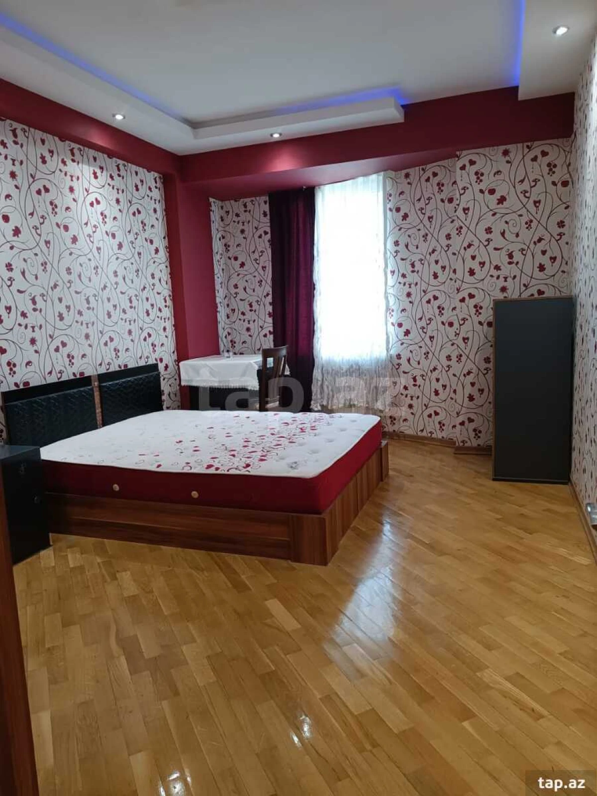 Kirayə verilir 2 otaqlı yeni tikili 95 m²