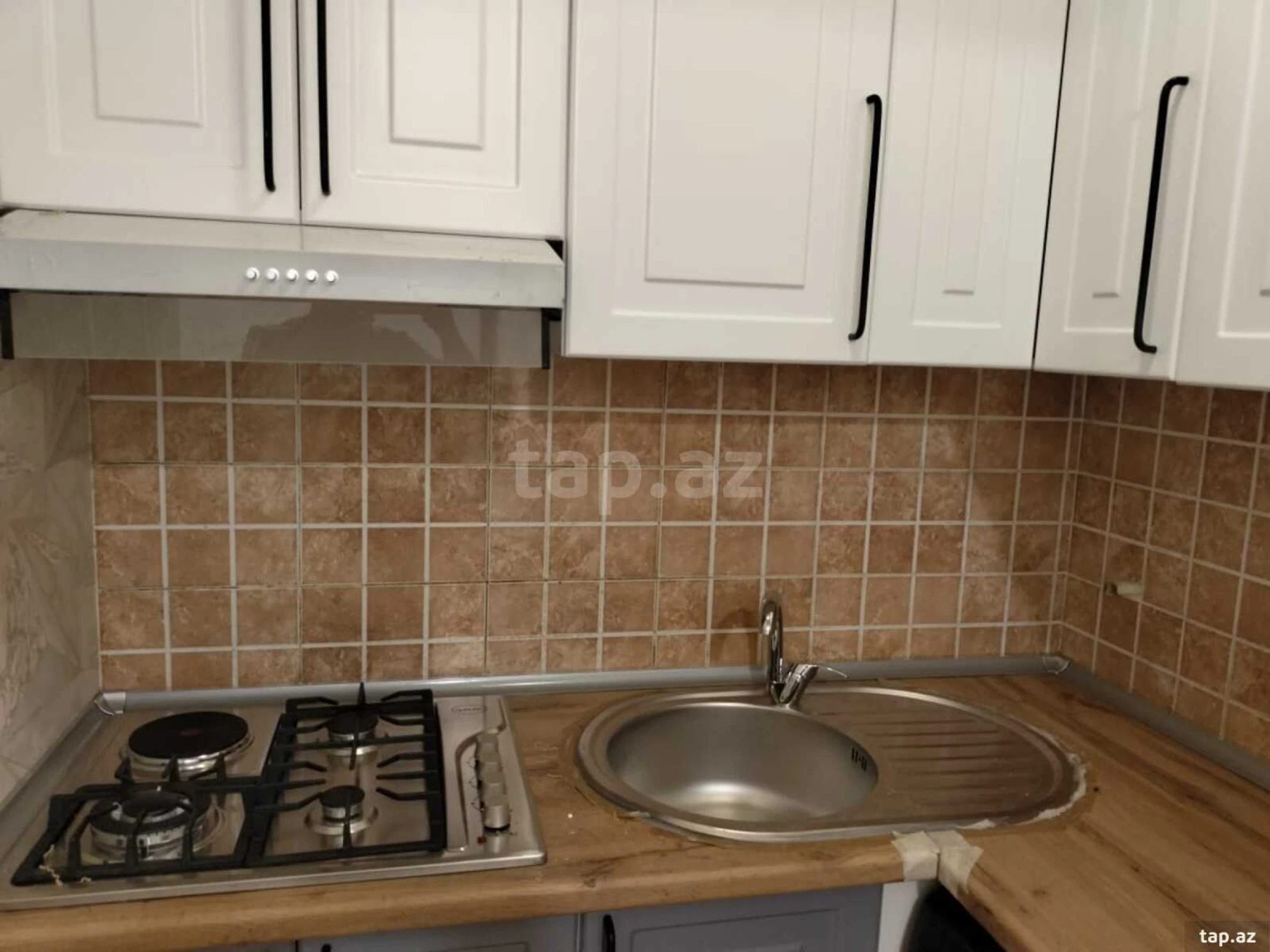 Kirayə verilir 2 otaqlı yeni tikili 95 m²