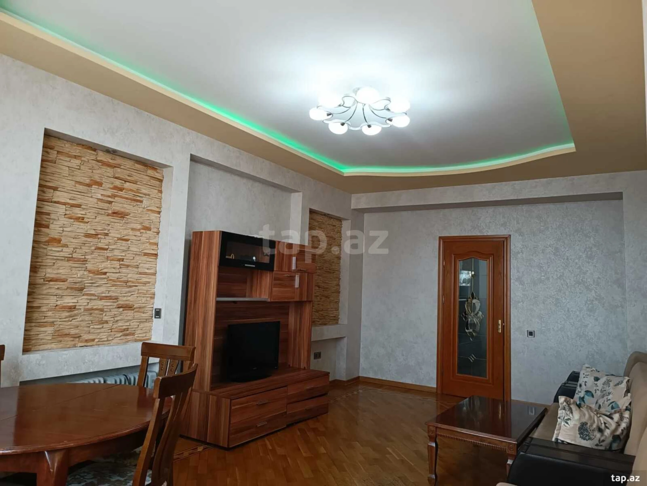 Kirayə verilir 2 otaqlı yeni tikili 95 m²