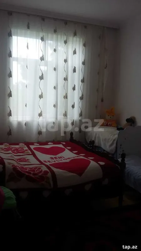 Satılır 6 otaqlı həyət evi