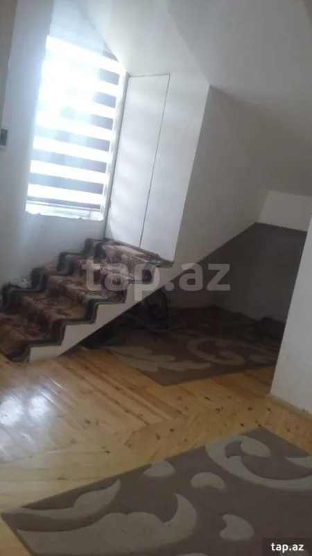 Satılır 6 otaqlı həyət evi