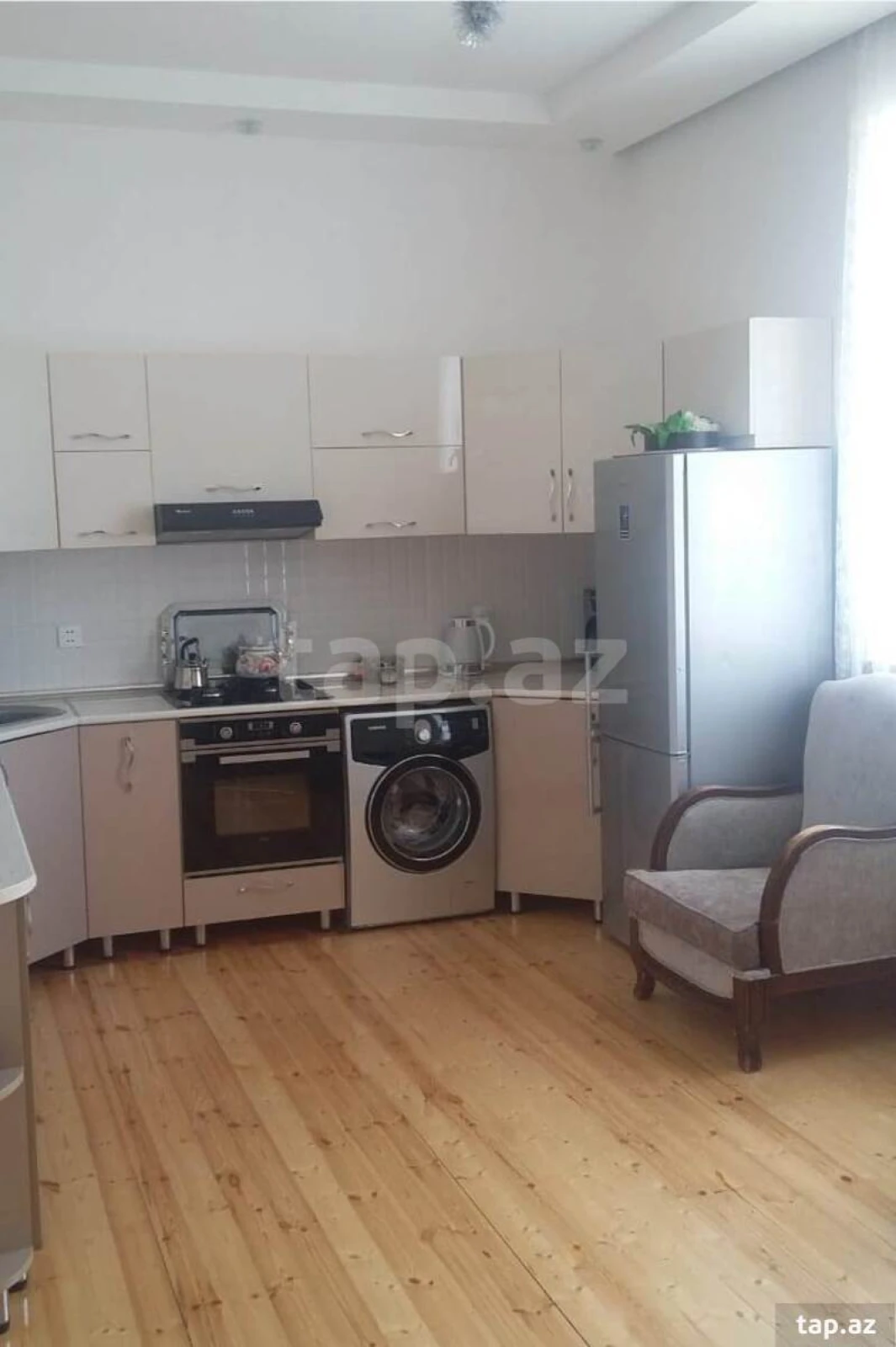 Satılır 6 otaqlı həyət evi