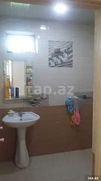 Satılır 6 otaqlı həyət evi