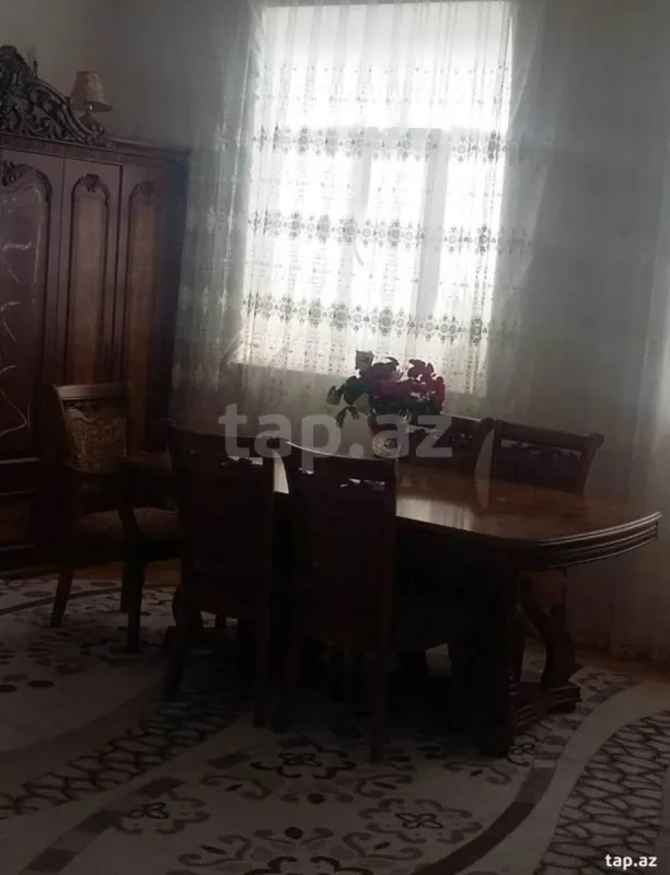 Satılır 6 otaqlı həyət evi