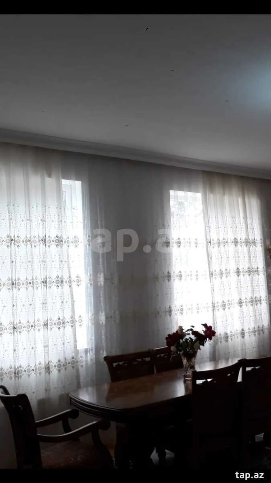 Satılır 6 otaqlı həyət evi