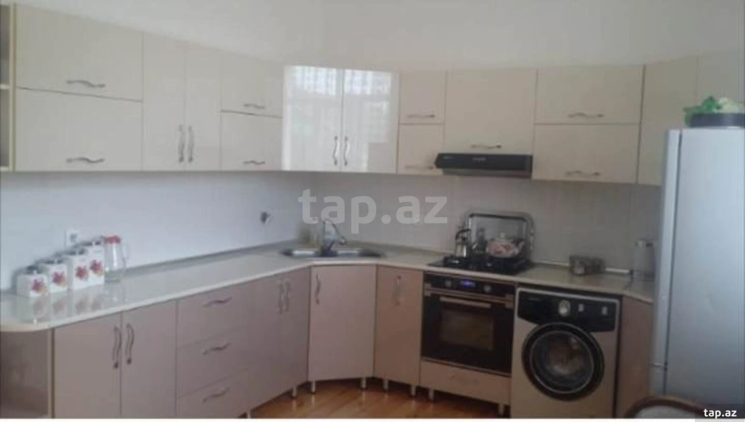 Satılır 6 otaqlı həyət evi