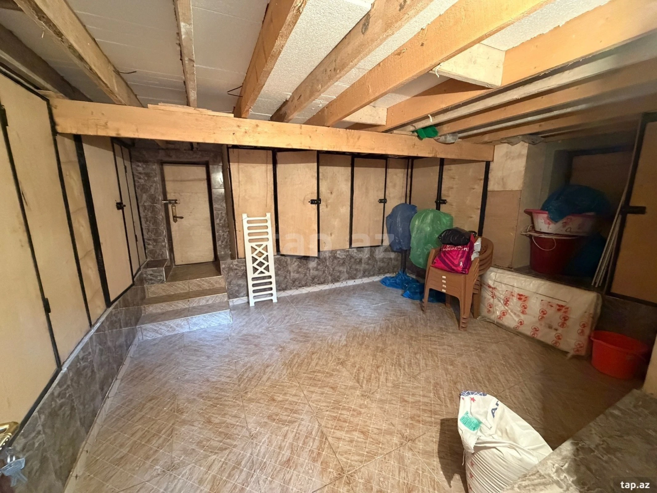 Satılır 4 otaqlı həyət evi