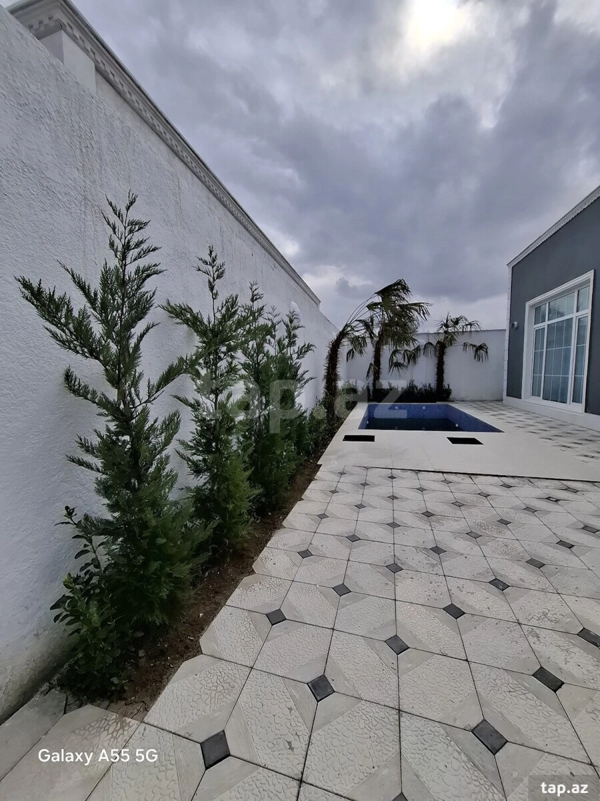 Satılır 4 otaqlı həyət evi