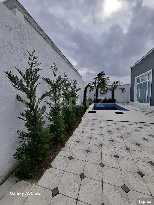 Satılır 4 otaqlı həyət evi