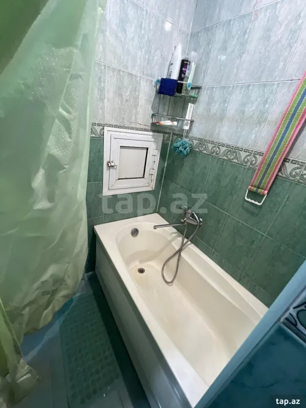 Satılır 4 otaqlı mənzil 80 m²