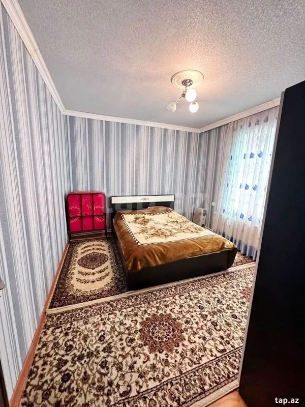 Satılır 6 otaqlı həyət evi