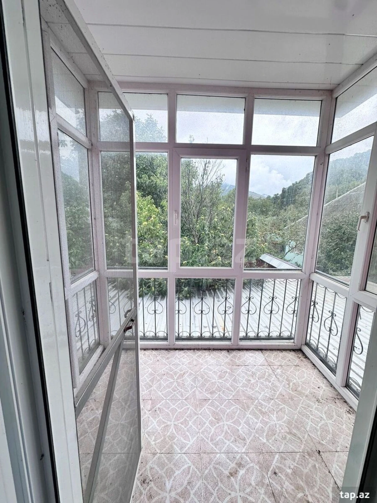 Satılır 6 otaqlı həyət evi