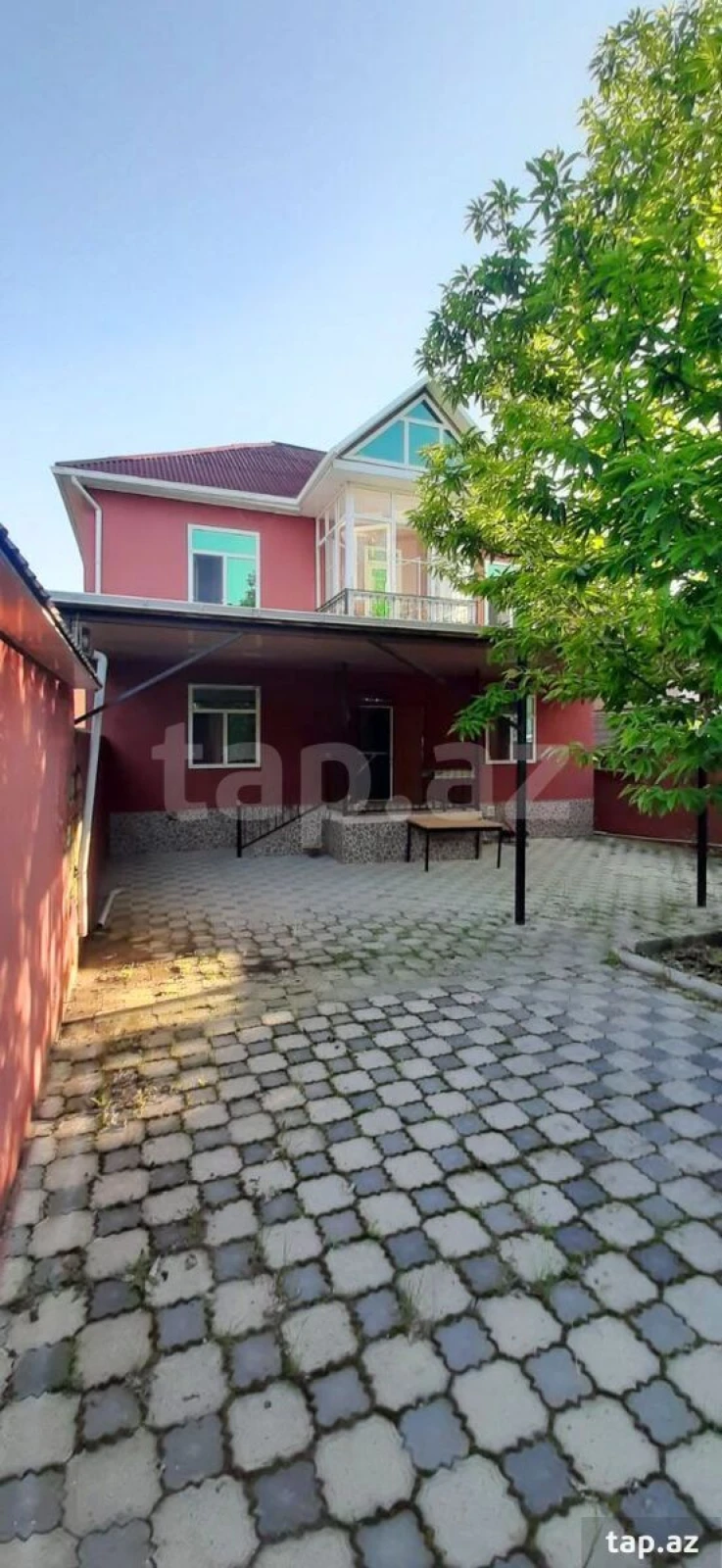 Satılır 6 otaqlı həyət evi