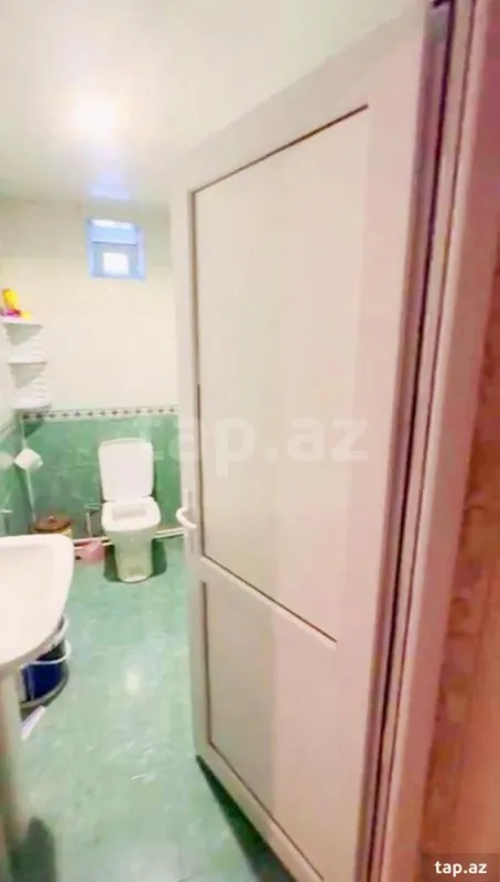 Satılır 6 otaqlı həyət evi