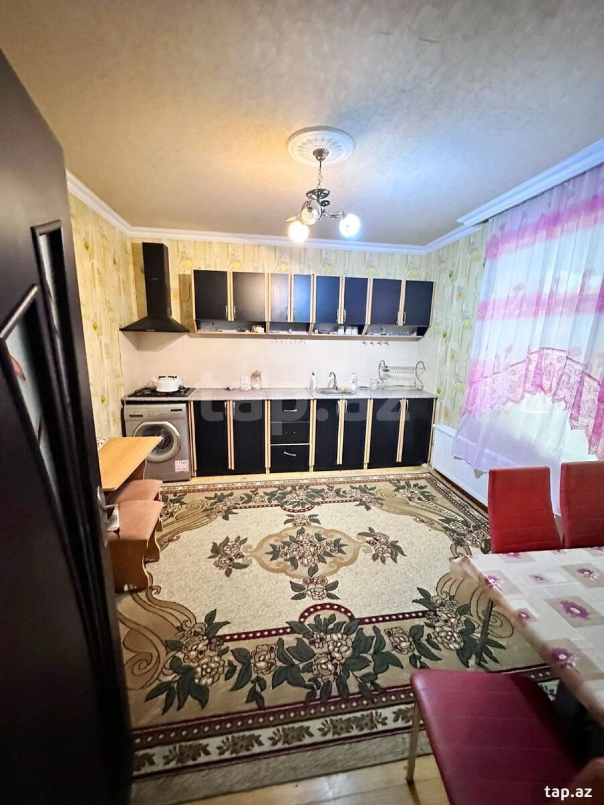 Satılır 6 otaqlı həyət evi