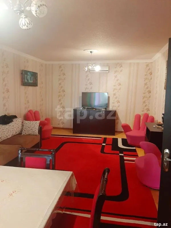 Satılır 6 otaqlı həyət evi