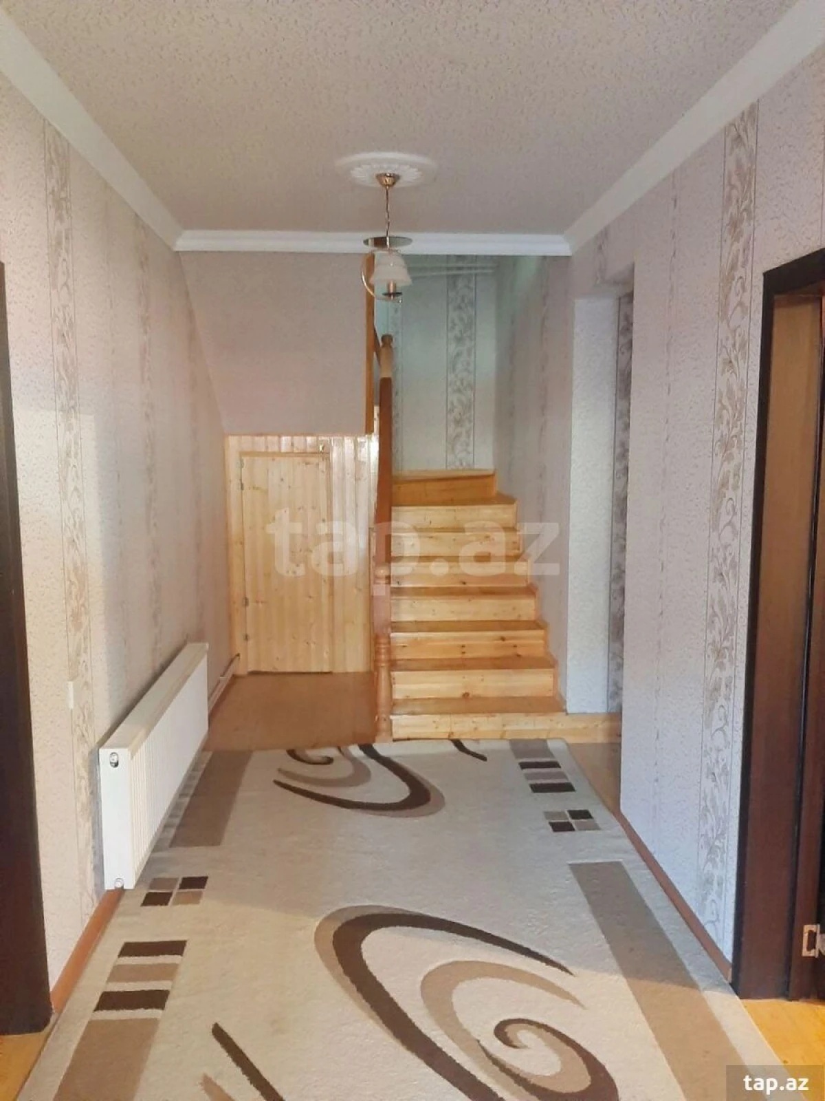 Satılır 6 otaqlı həyət evi