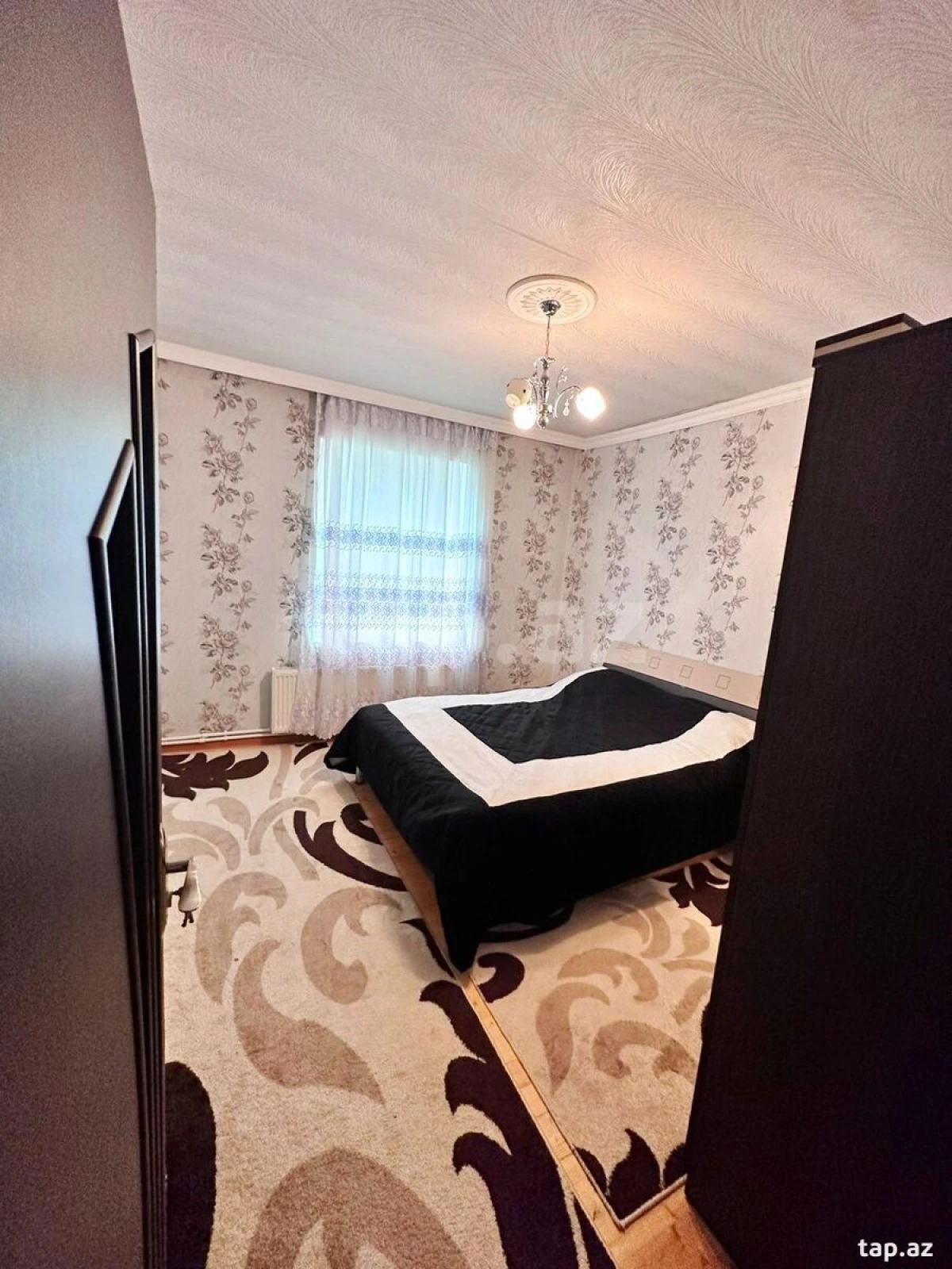 Satılır 6 otaqlı həyət evi