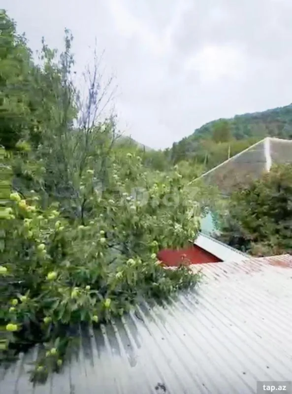 Satılır 6 otaqlı həyət evi