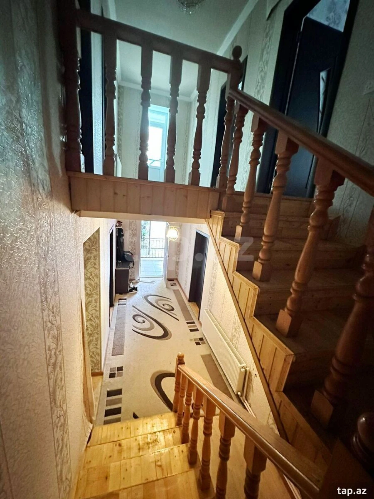 Satılır 6 otaqlı həyət evi