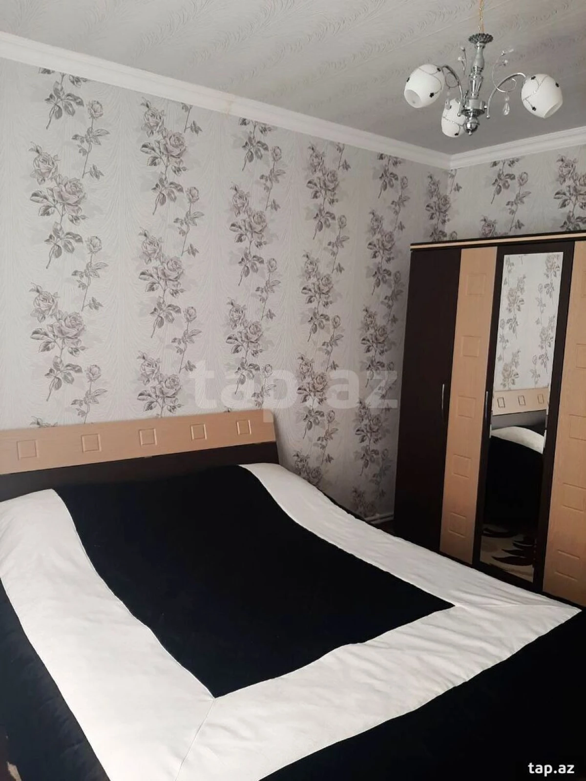 Satılır 6 otaqlı həyət evi